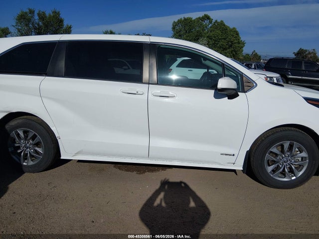 Toyota Sienna Le