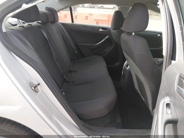 Volkswagen Jetta 2.0l S