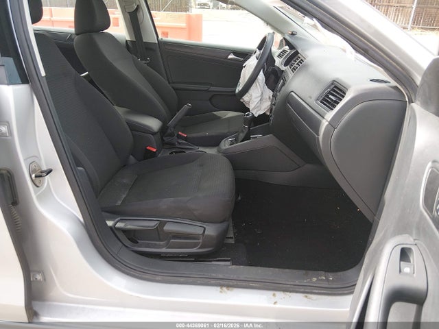 Volkswagen Jetta 2.0l S