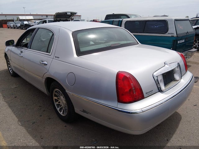 Lincoln Towncar Signature