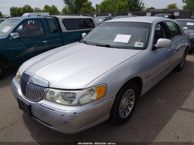 Lincoln Towncar Signature