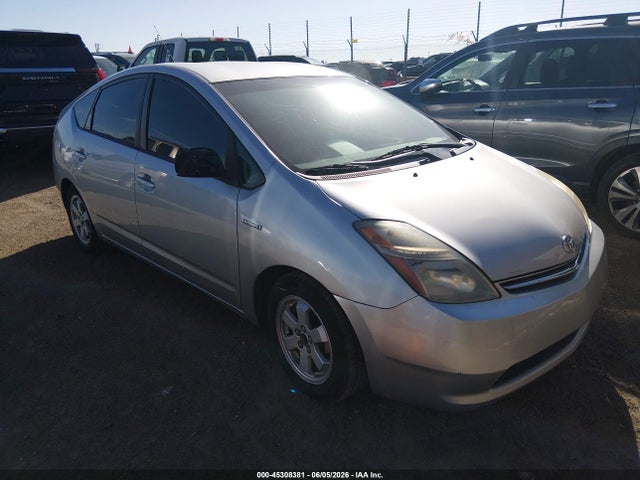 Salvage Toyota Prius Image