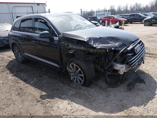 Salvage Audi Q7 Image