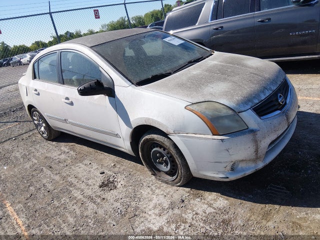 Salvage Nissan Sentra Image