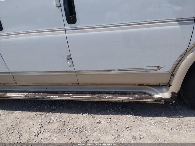 GMC Savana Upfitter
