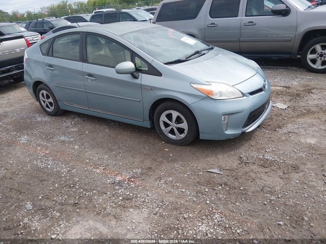 Salvage Toyota Prius Image