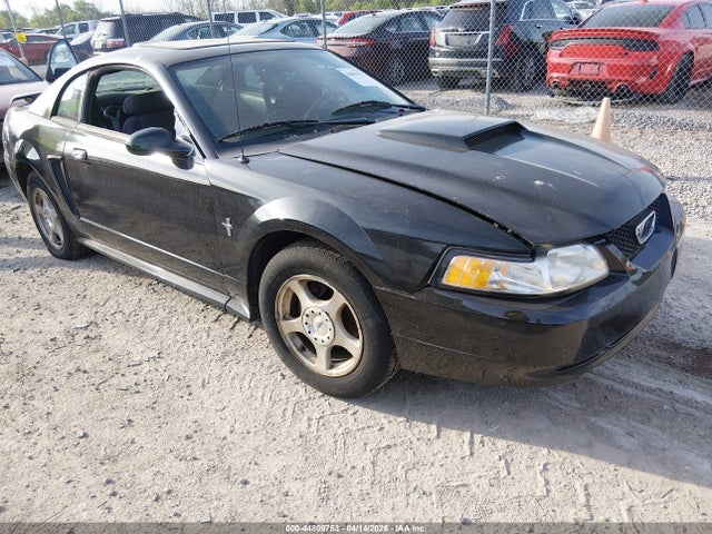 Salvage Ford Mustang Image