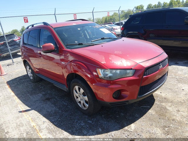 Salvage Mitsubishi Outlander Image