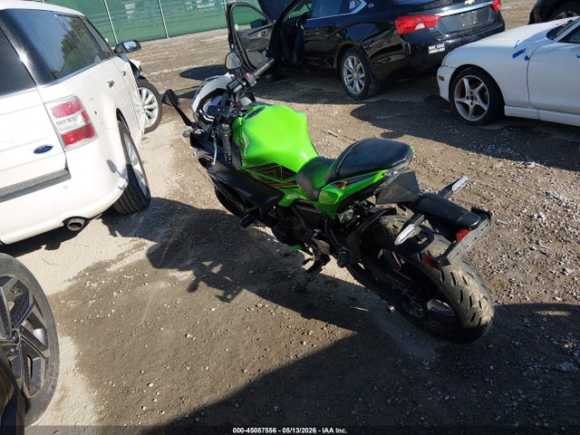 Kawasaki Ex650 P