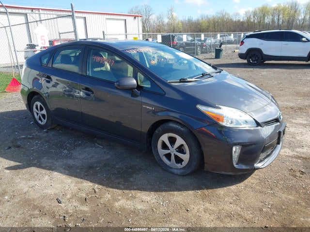 Salvage Toyota Prius Image