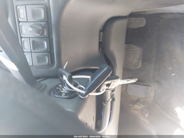 Volvo V70 T5