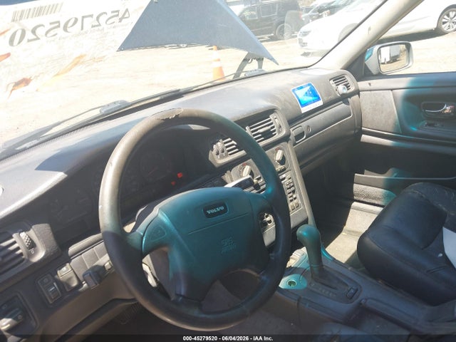 Volvo V70 T5