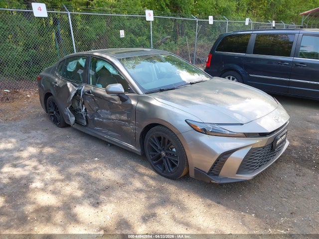 Salvage Toyota Camry Image