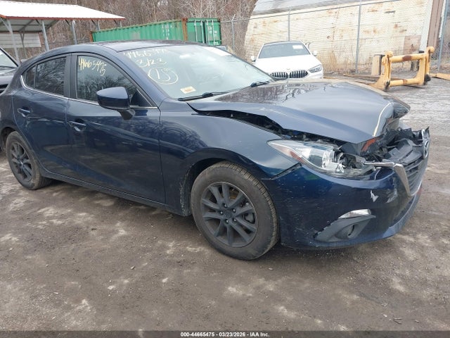 Salvage Mazda Mazda3 Image