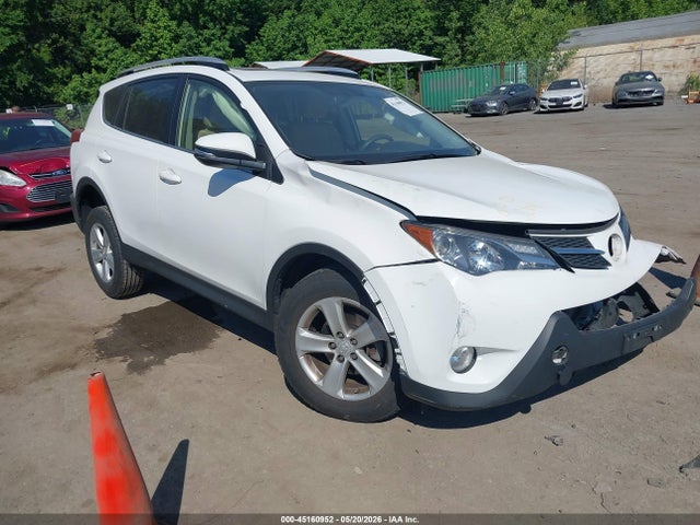 Salvage Toyota RAV4 Image