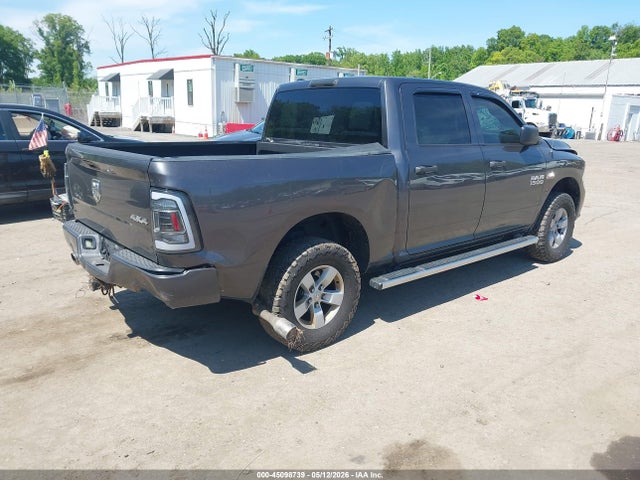 Ram 1500 Express  4x4 5'7 Box