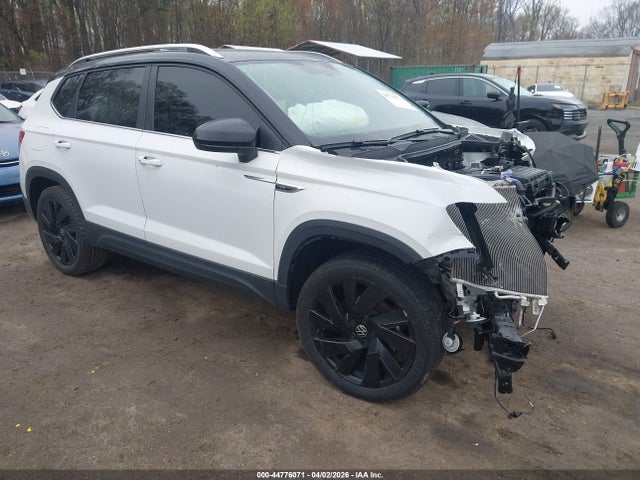 Salvage Volkswagen Taos Image