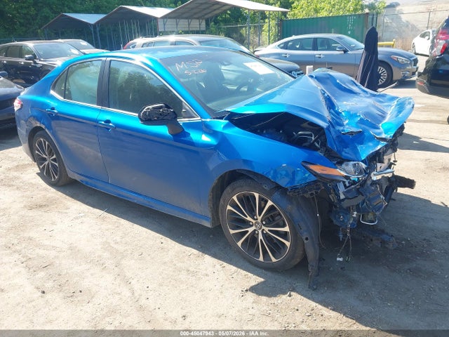Salvage Toyota Camry Image