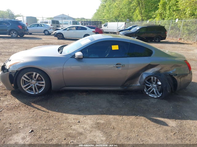INFINITI G37 Journey