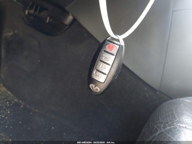 INFINITI G37 Journey