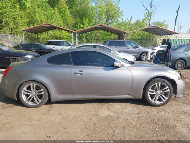 INFINITI G37 Journey