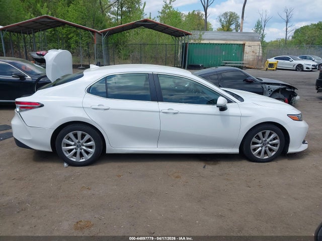 Toyota Camry Le