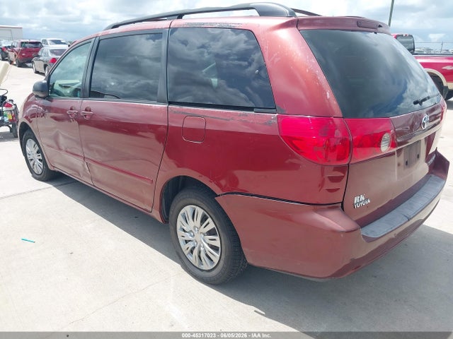 Toyota Sienna Le