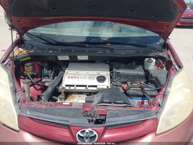 Toyota Sienna Le