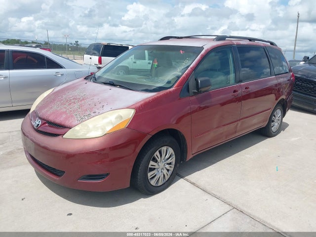 Toyota Sienna Le