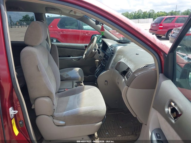 Toyota Sienna Le