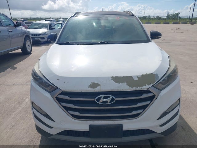 Hyundai TUCSON Night