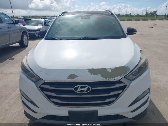 Hyundai TUCSON Night