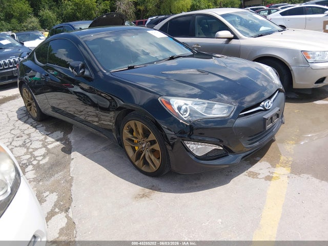 Salvage Hyundai Genesis Image