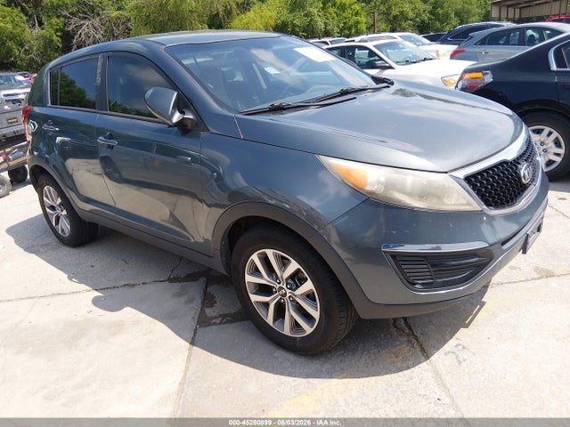Salvage Kia Sportage Image
