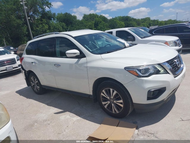 Nissan Pathfinder Sv