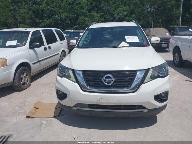 Nissan Pathfinder Sv