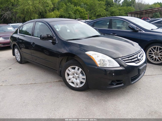 Salvage Nissan Altima Image