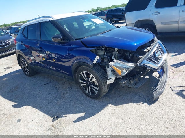Salvage Nissan Kicks Image