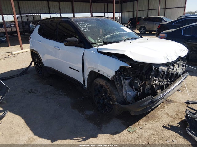 Salvage Jeep Compass Image