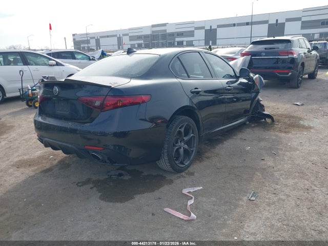 Alfa Romeo Giulia Ti Sport Awd