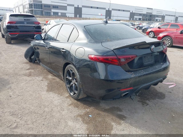 Alfa Romeo Giulia Ti Sport Awd