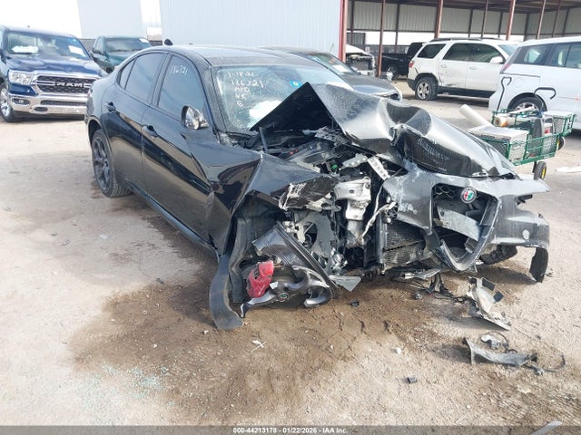 Salvage Alfa Romeo Giulia Image