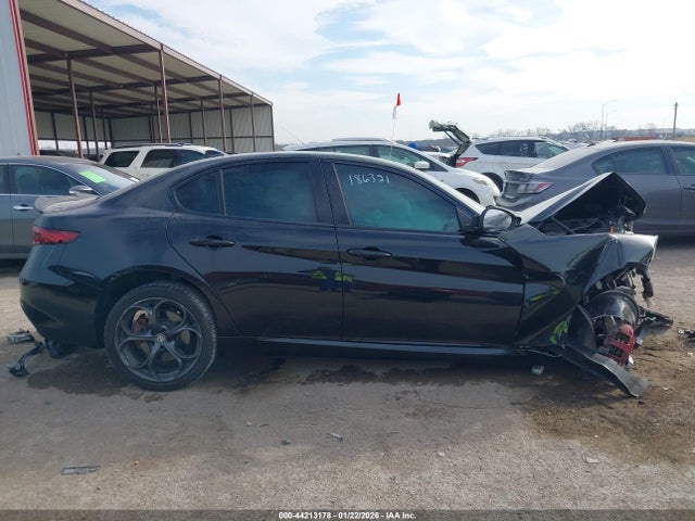 Alfa Romeo Giulia Ti Sport Awd