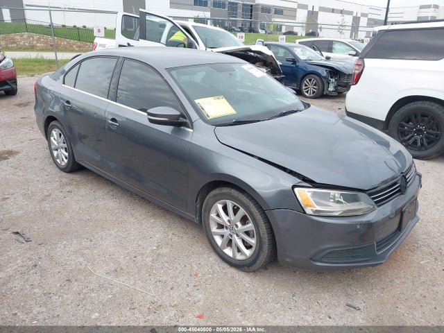 Salvage Volkswagen Jetta Image