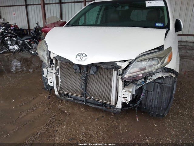 Toyota Sienna Limited Premium 7 Passenger