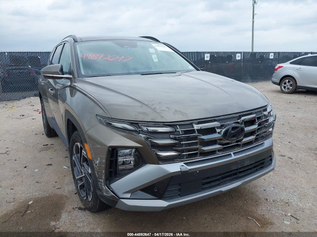 Salvage Hyundai TUCSON Image