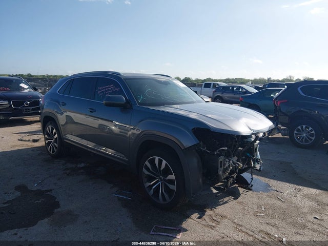 Salvage Volkswagen Atlas Image