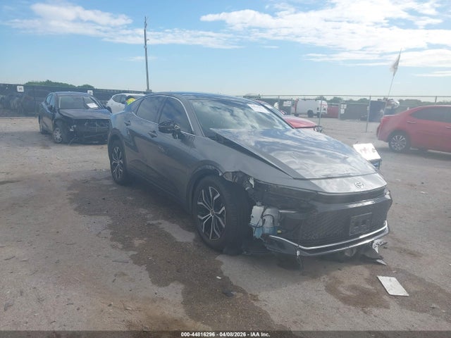 Salvage Toyota Crown Image