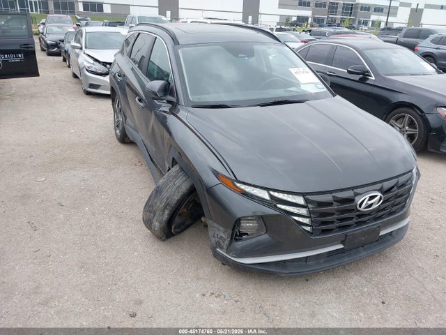 Salvage Hyundai TUCSON Image