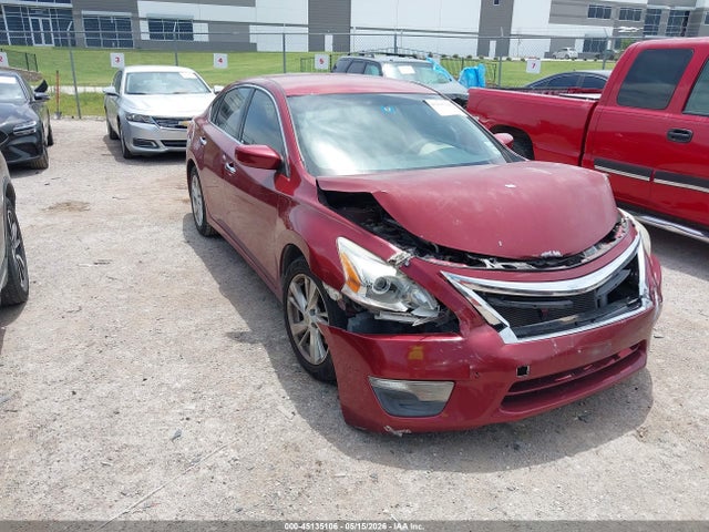 Salvage Nissan Altima Image